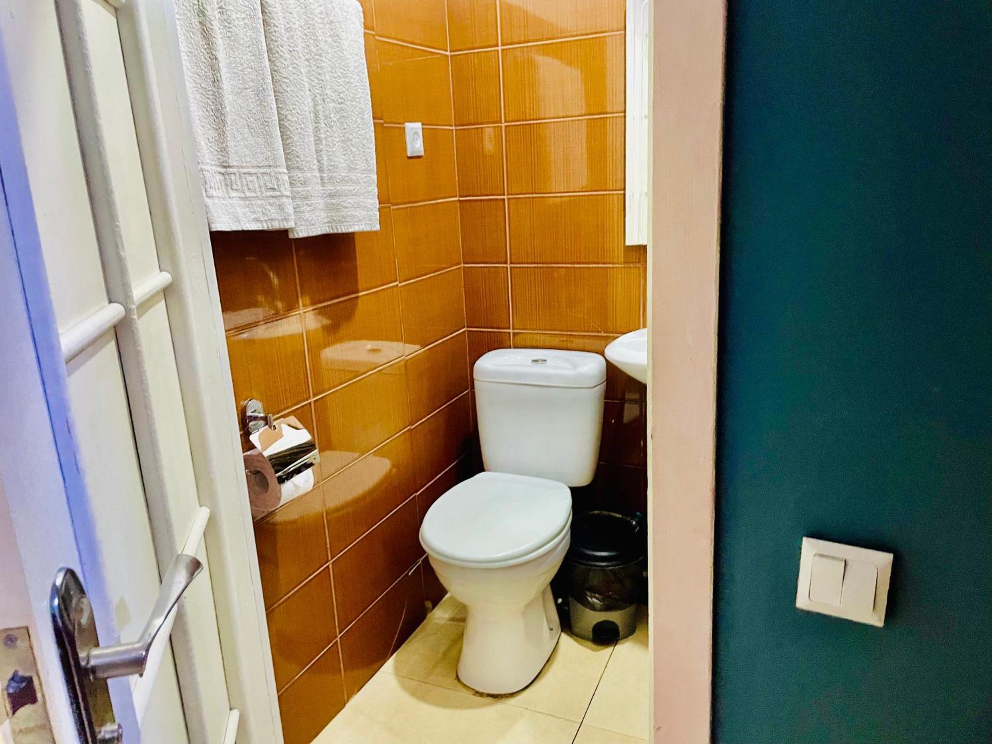 Hotel Klarastan Bon Voyage Тбилиси Екстериор снимка