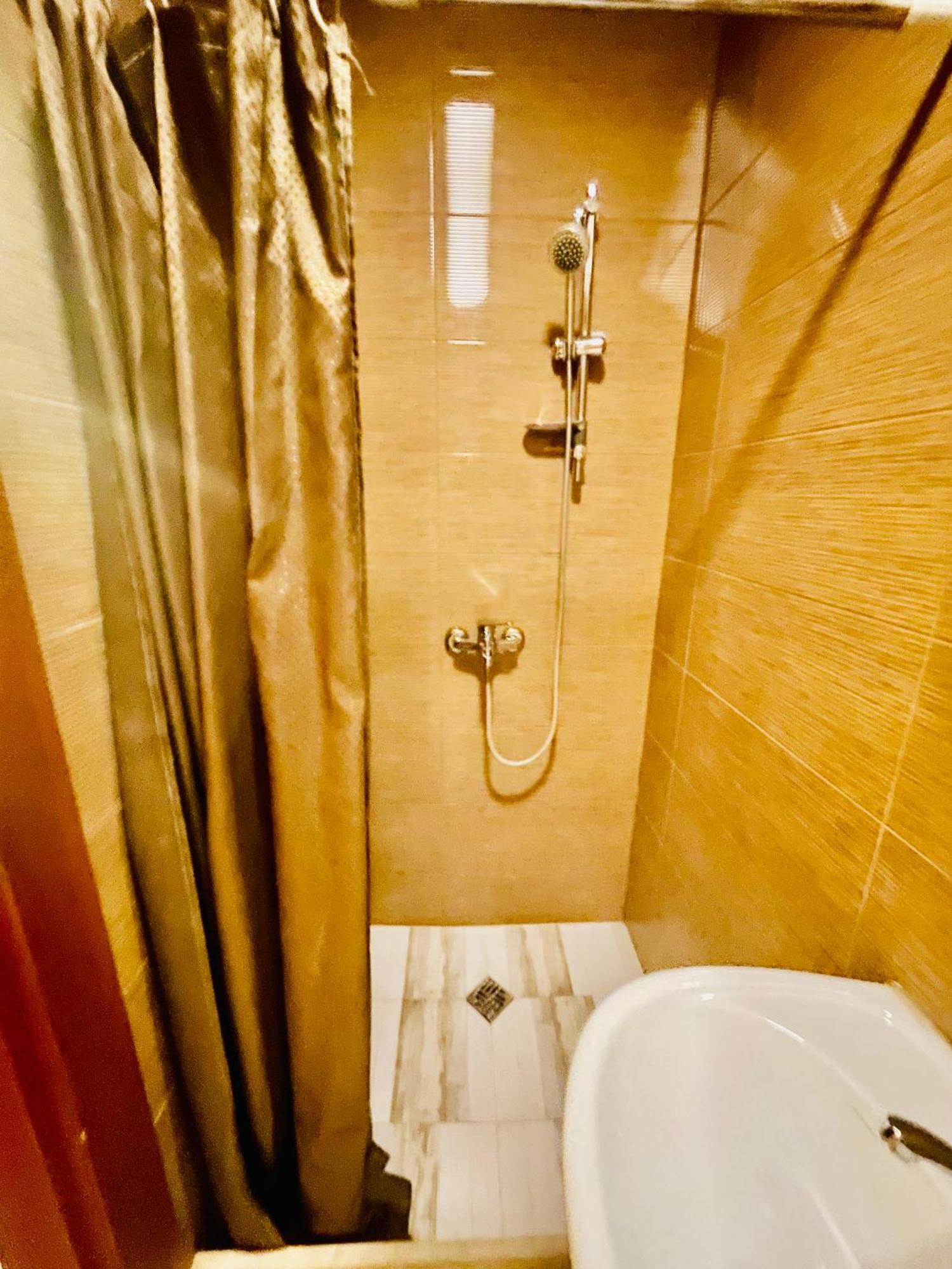 Hotel Klarastan Bon Voyage Тбилиси Екстериор снимка