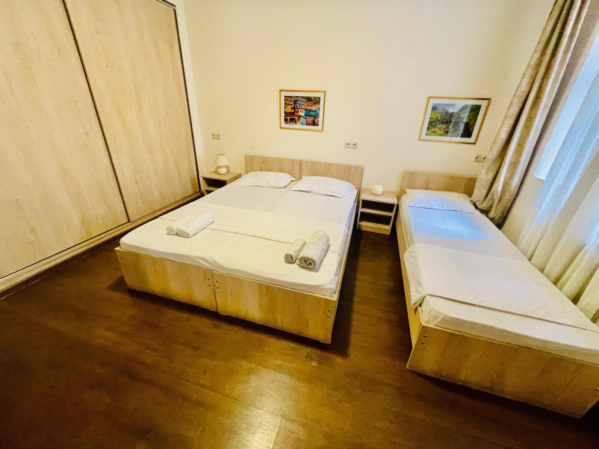 Hotel Klarastan Bon Voyage Тбилиси Екстериор снимка