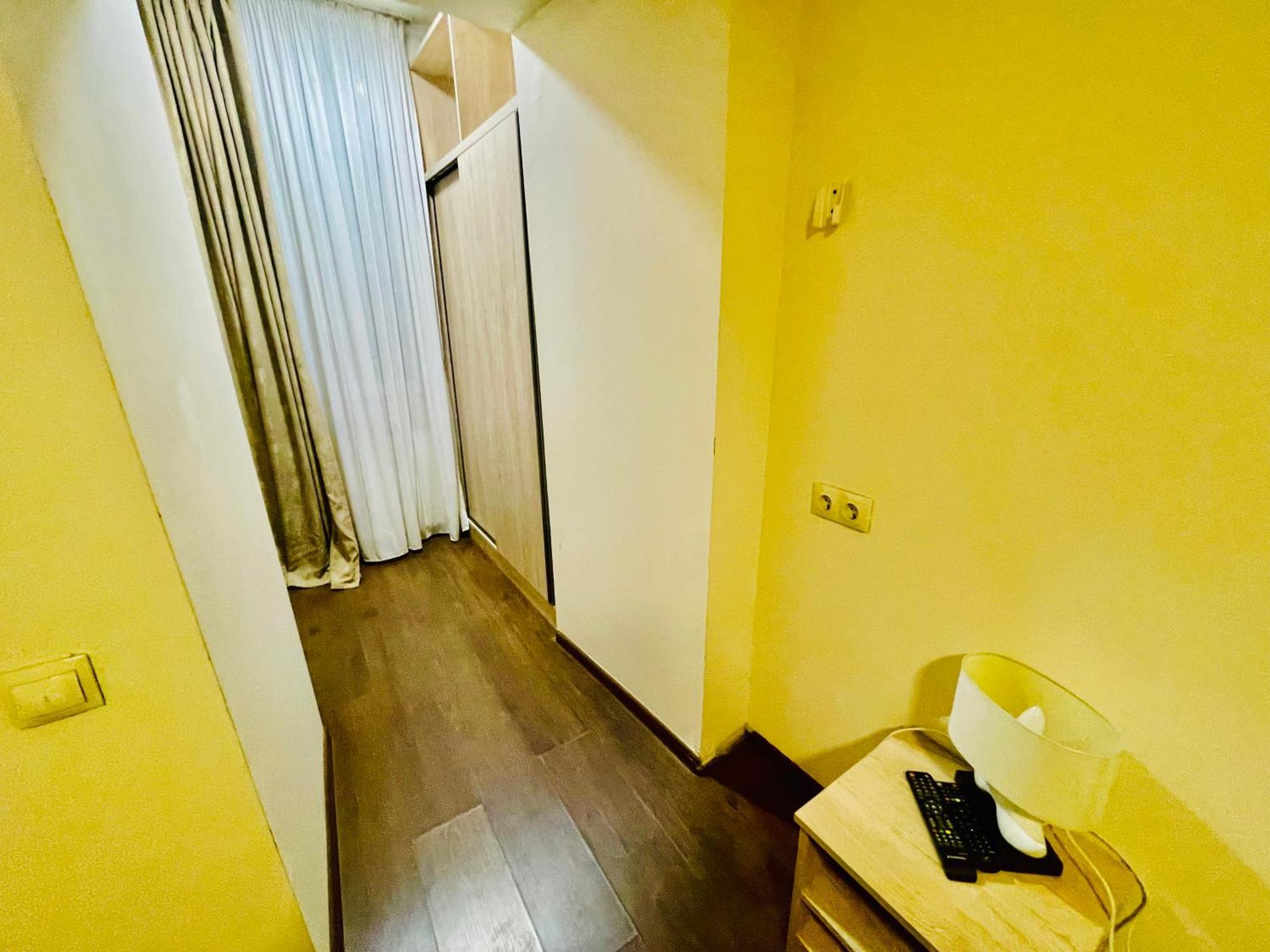 Hotel Klarastan Bon Voyage Тбилиси Екстериор снимка