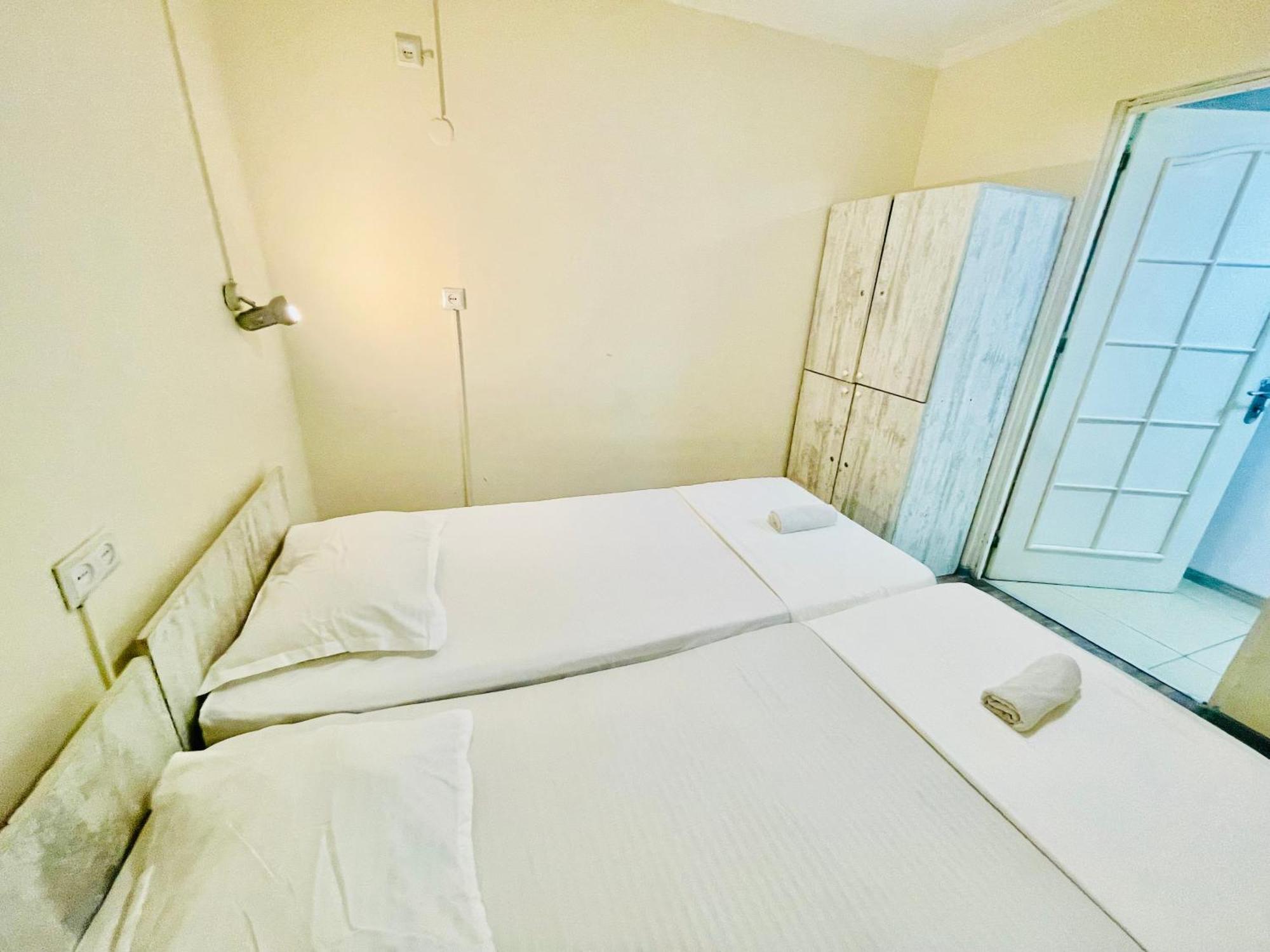 Hotel Klarastan Bon Voyage Тбилиси Екстериор снимка