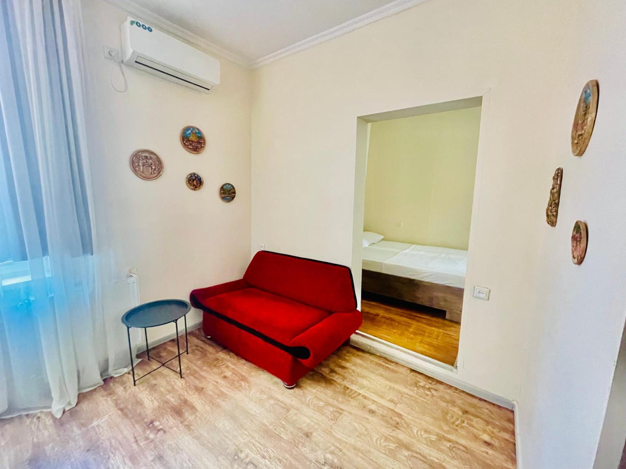Hotel Klarastan Bon Voyage Тбилиси Екстериор снимка