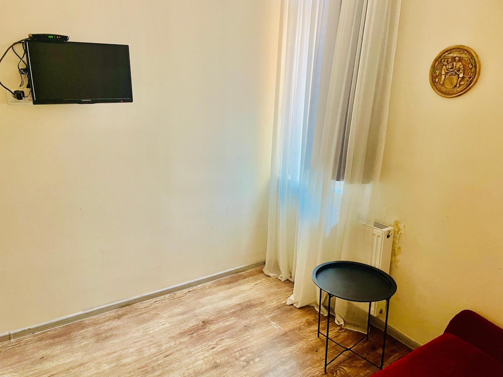 Hotel Klarastan Bon Voyage Тбилиси Екстериор снимка