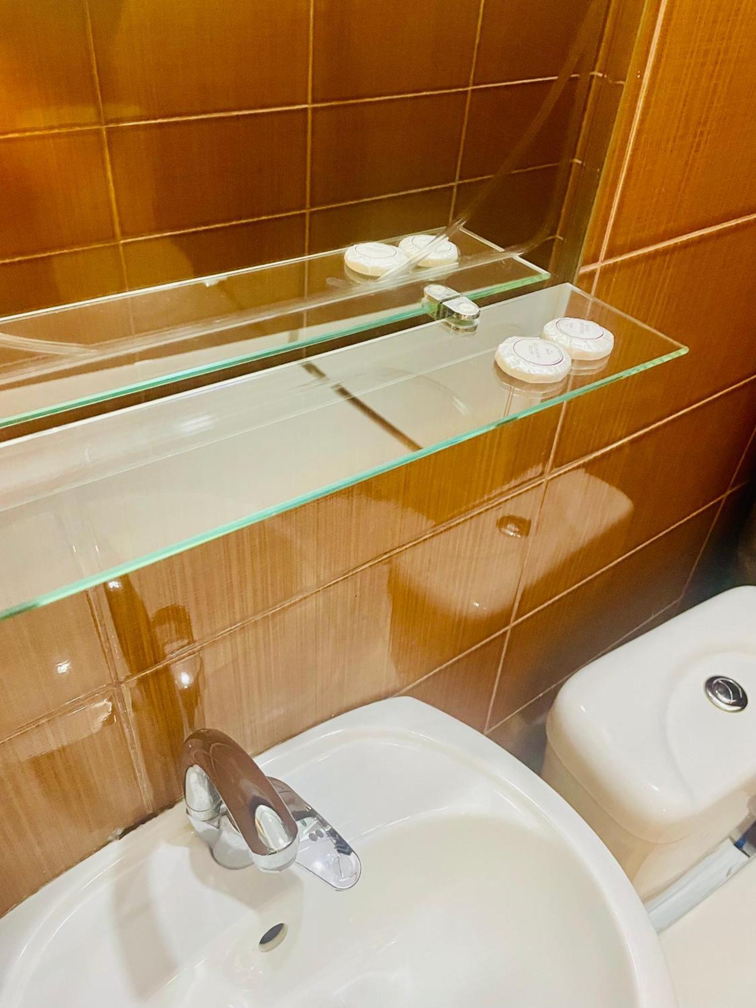 Hotel Klarastan Bon Voyage Тбилиси Екстериор снимка