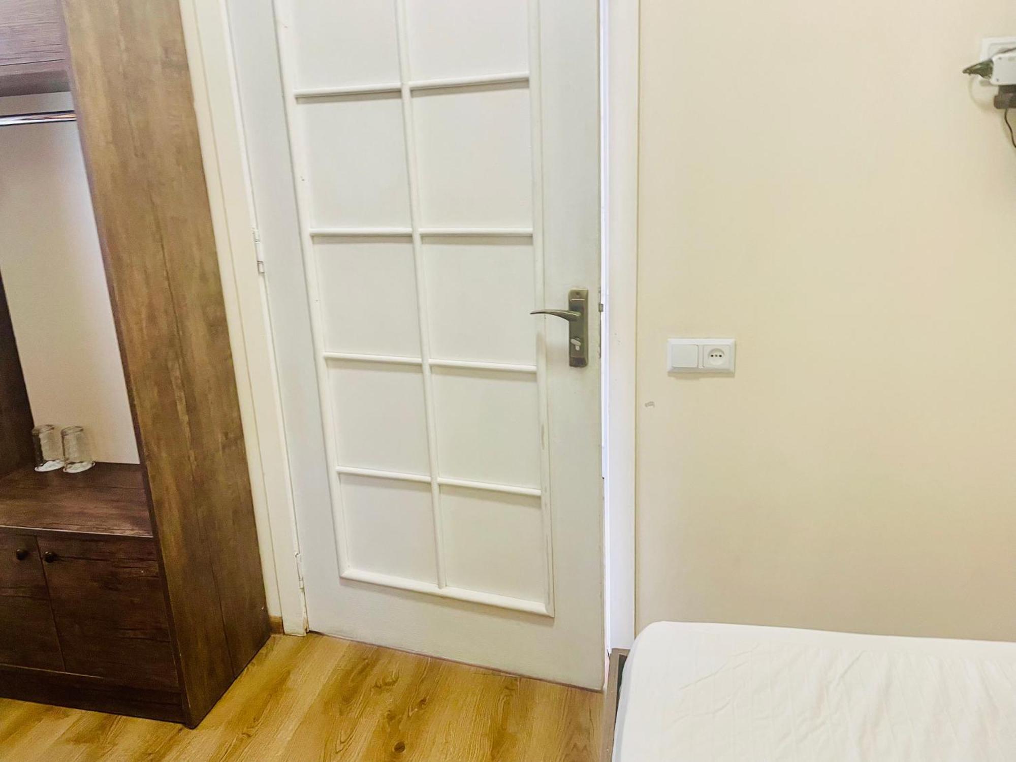 Hotel Klarastan Bon Voyage Тбилиси Екстериор снимка